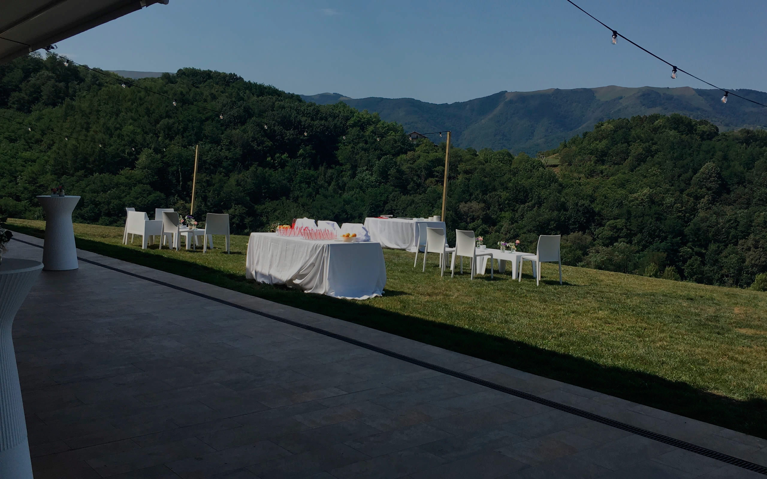 Mirador de Yrisarri : Gran terraza y jardín para los aperitivos con posibilidad de cubrirla